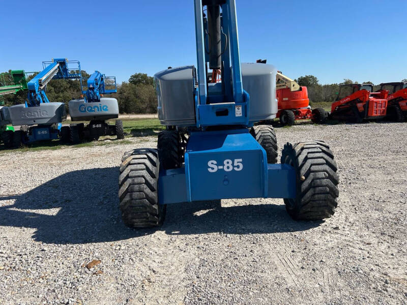 2015 Genie S-85 Boom / Manlift