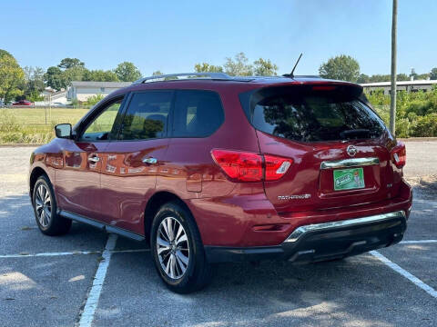 2017 Nissan Pathfinder SV
