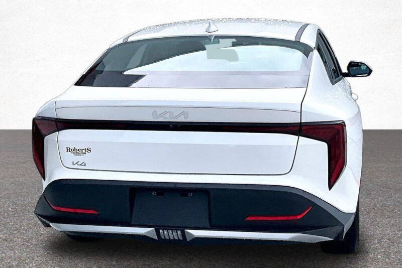 2025 Kia K4 LX