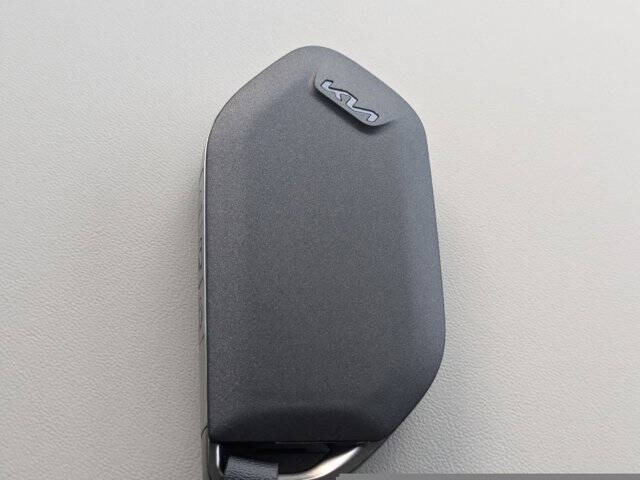 2025 Kia Carnival SX