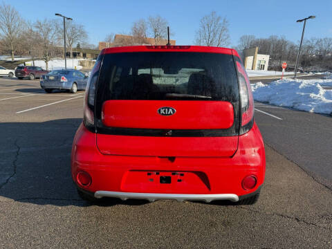 2017 Kia Soul +