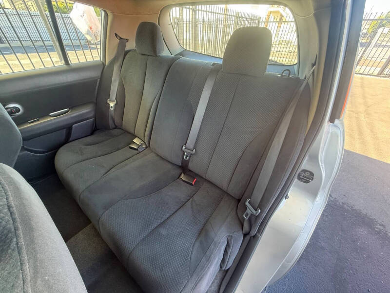 2011 Nissan Versa 1.8 S