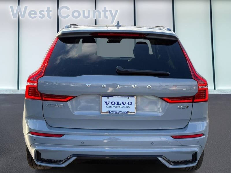 2025 Volvo XC60 B5 Plus Dark Theme