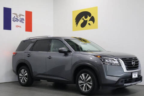 2025 Nissan Pathfinder SL