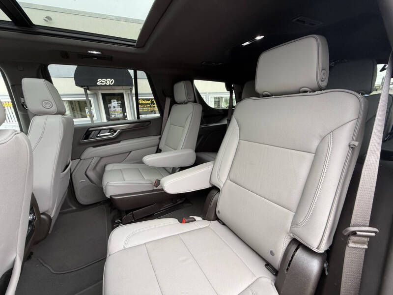 2025 GMC Yukon Elevation