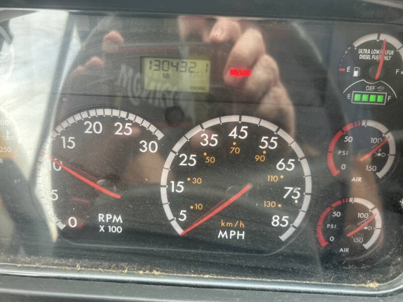 2014 Freightliner B2 Chassis