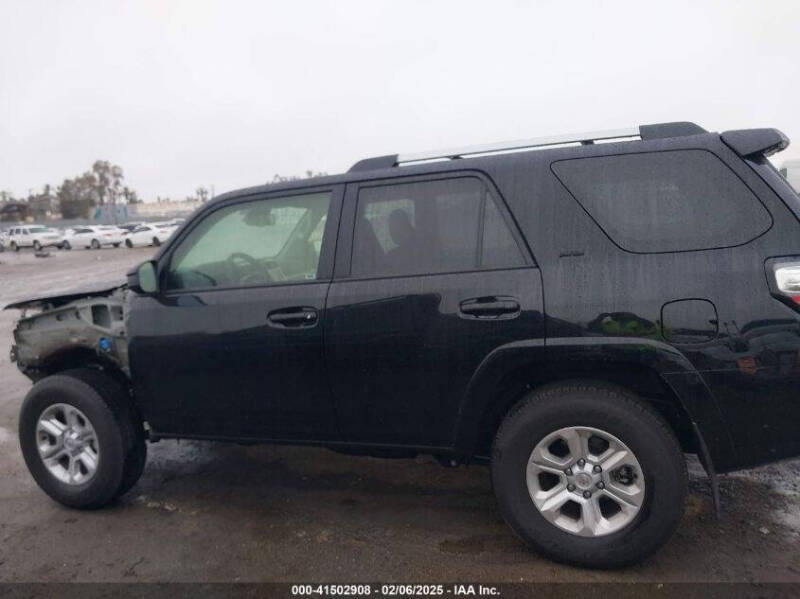 2024 Toyota 4Runner SR5