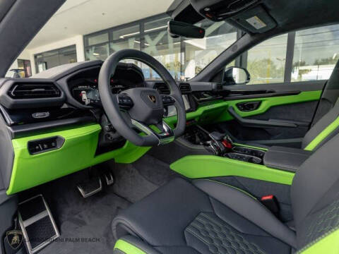 2025 Lamborghini Urus SE