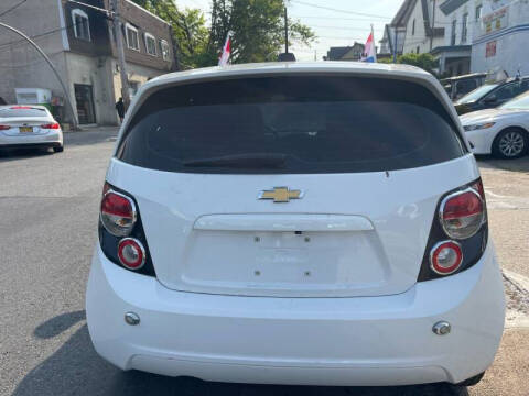 2016 Chevrolet Sonic LT Auto