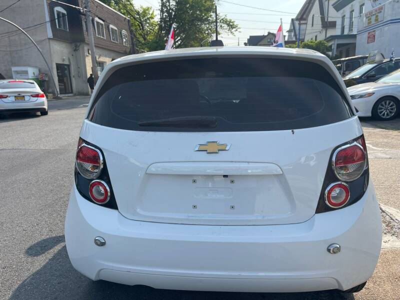 2016 Chevrolet Sonic LT Auto