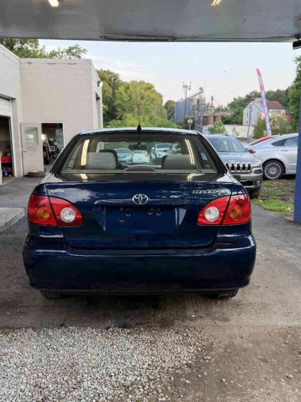 2004 Toyota Corolla LE