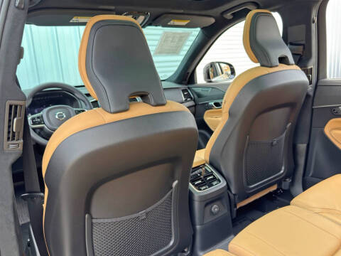 2024 Volvo XC90 Recharge T8 Ultimate Bright Theme 7P