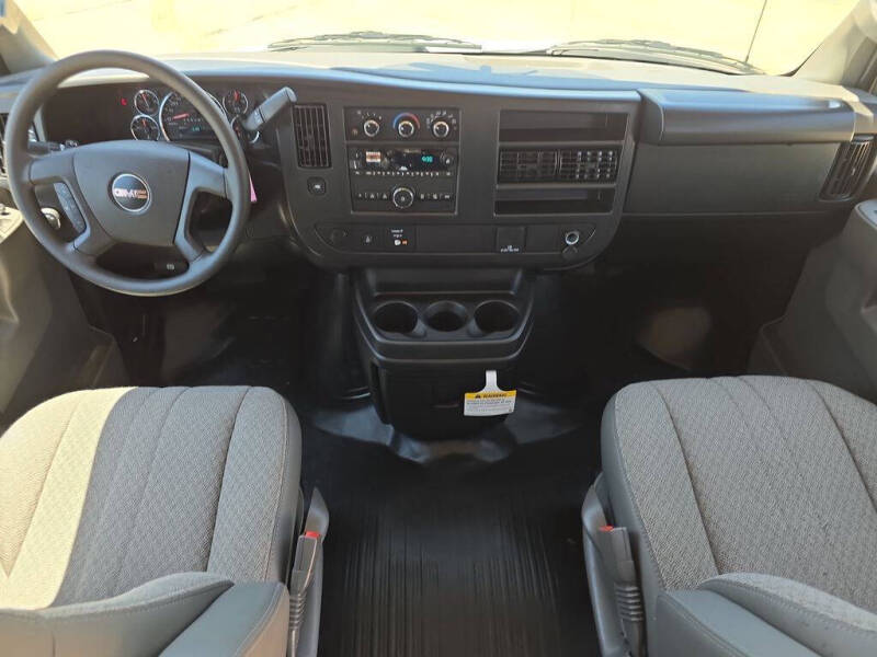 2026 GMC Savana 2500