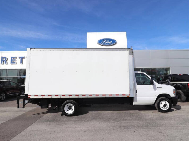 2022 Ford E-Series E-450 SD