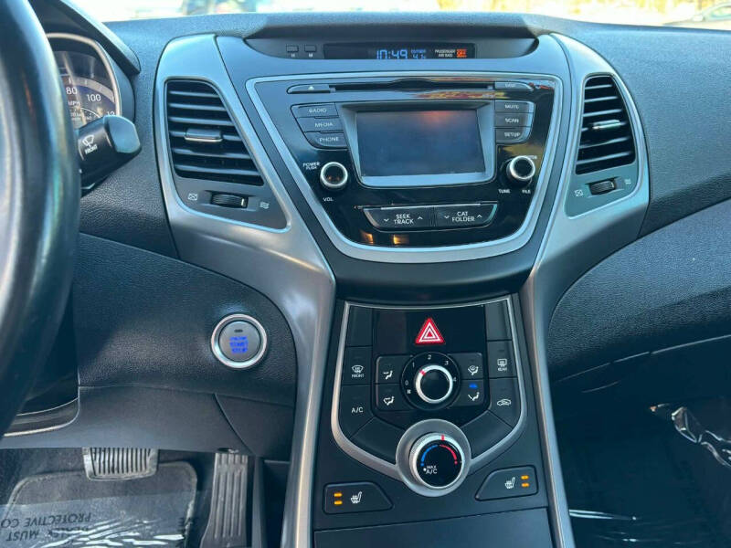 2016 Hyundai Elantra SE