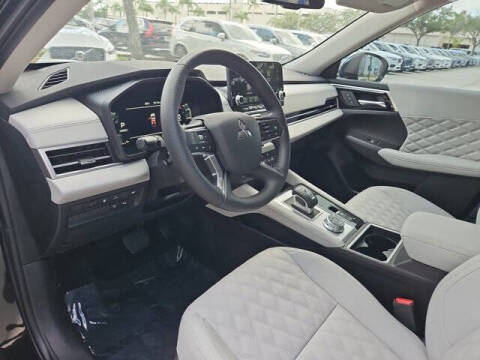 2025 Mitsubishi Outlander PHEV SEL