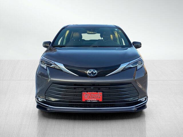 2023 Toyota Sienna Platinum 7-Passenger