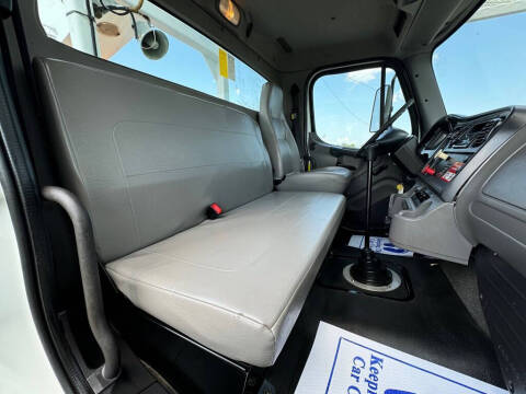 2013 Freightliner M2 106