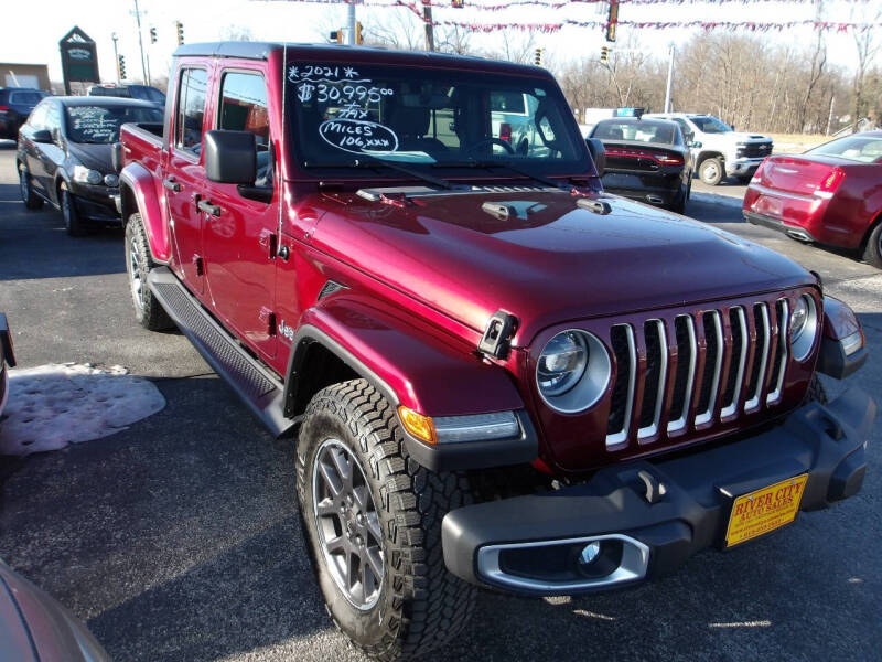 2021 Jeep Gladiator for sale at River City Auto Sales in Cottage Hills IL