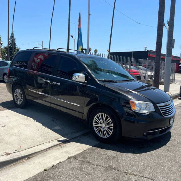 2014 Chrysler Town and Country Touring-L