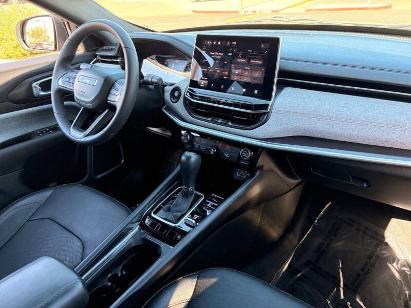 2023 Jeep Compass Latitude Lux