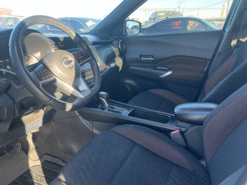 2021 Nissan Kicks SR