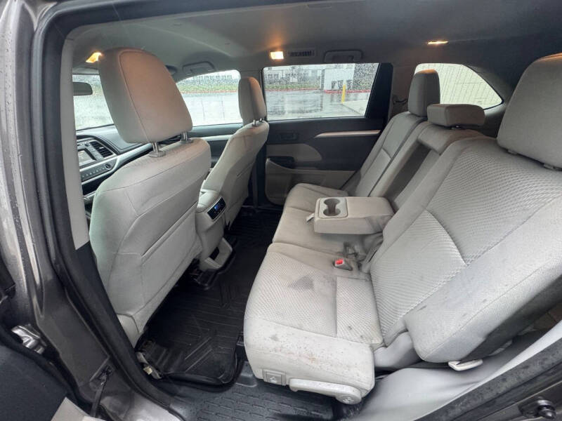 2015 Toyota Highlander LE