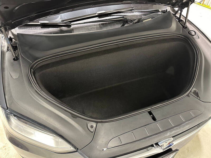 2019 Tesla Model X Standard Range