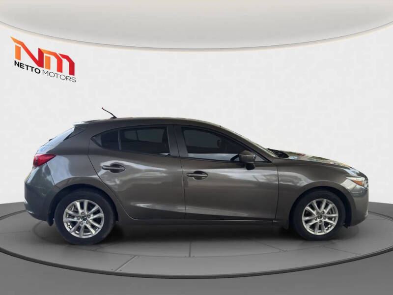 2017 Mazda MAZDA3 Sport