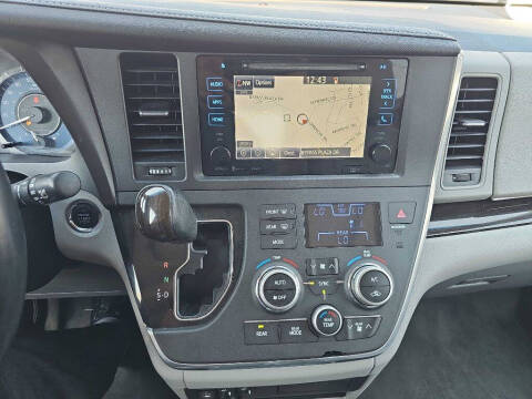 2017 Toyota Sienna XLE 7-Passenger