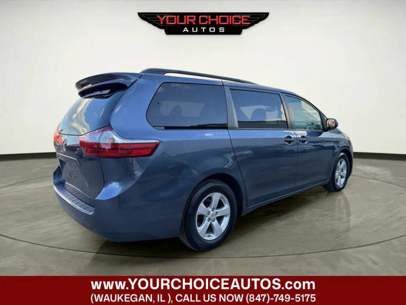 2017 Toyota Sienna LE 8-Passenger
