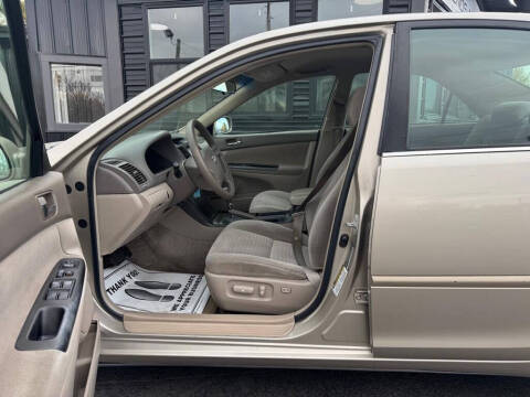 2005 Toyota Camry LE