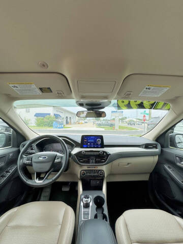 2020 Ford Escape SEL