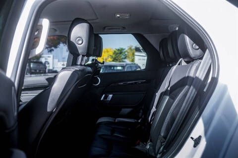 2020 Land Rover Discovery SE