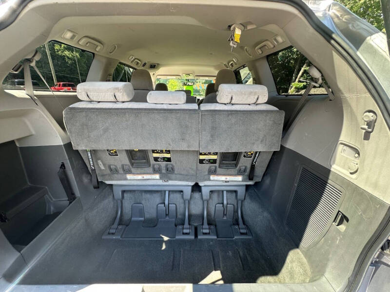 2017 Toyota Sienna LE 8-Passenger