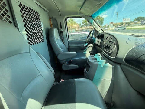 2003 Ford E-Series E-350 SD