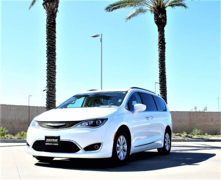 2017 Chrysler Pacifica Touring-L