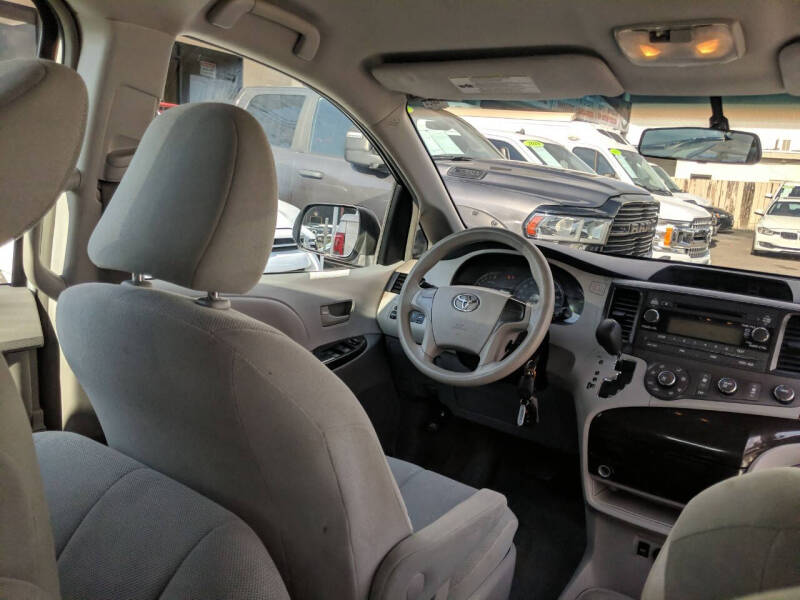 2014 Toyota Sienna L 7-Passenger