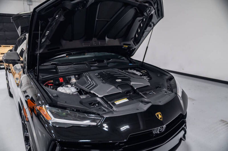 2024 Lamborghini Urus Performante