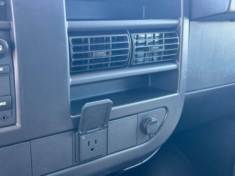 2024 Chevrolet Express 2500