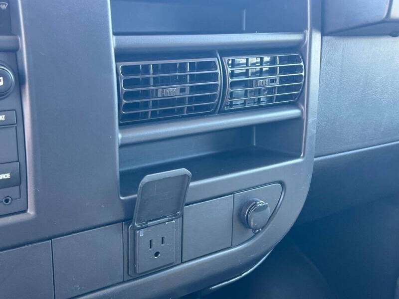 2024 Chevrolet Express 2500