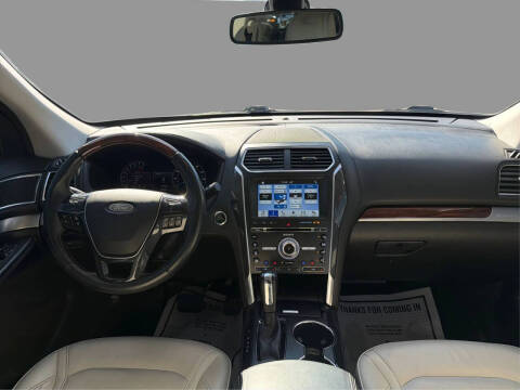 2017 Ford Explorer Platinum