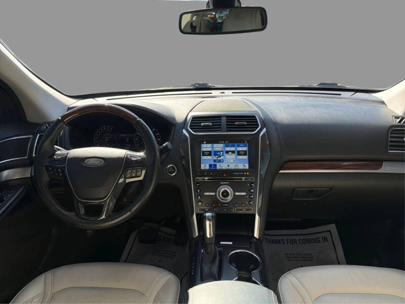 2017 Ford Explorer Platinum