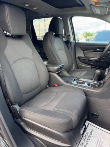2017 Chevrolet Traverse LT