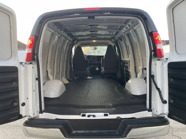 2025 Chevrolet Express 2500