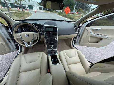 2016 Volvo XC60 T6 Platinum