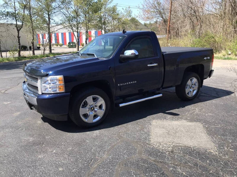 2009 Chevrolet Silverado 1500 for sale at BORGES AUTO CENTER, INC. in Taunton MA