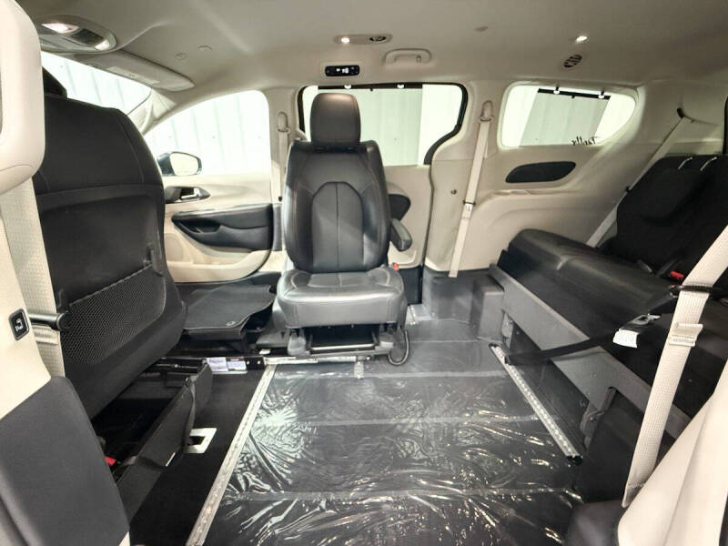 2020 Chrysler Pacifica Touring L