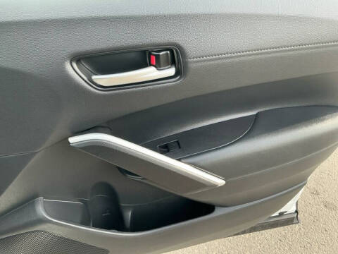 2025 Toyota Corolla Cross XLE