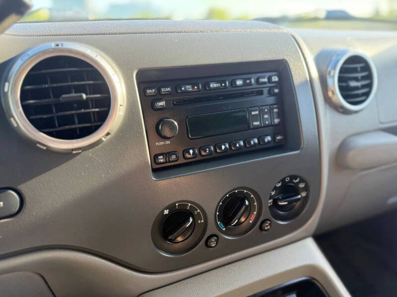 2004 Ford Expedition XLT